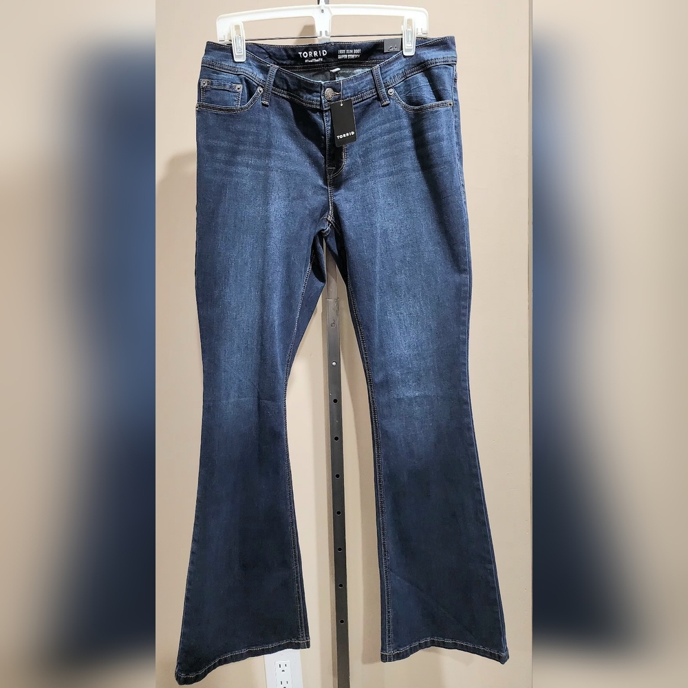 NWT Torrid Luxe Slim Boot Mid-Rise Jeans Size 14T(Tall)